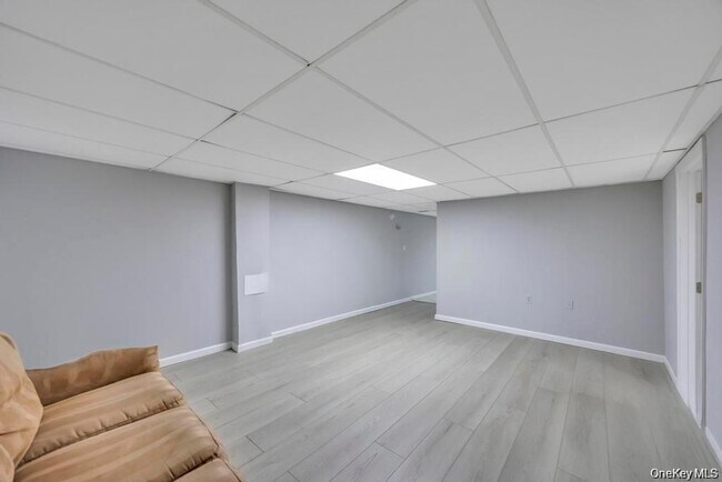 Building Photo - 59 Andover Ln