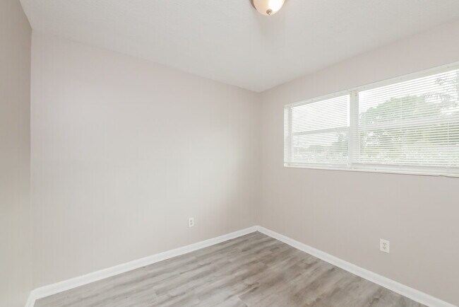 Building Photo - 4701 NW 11th Pl