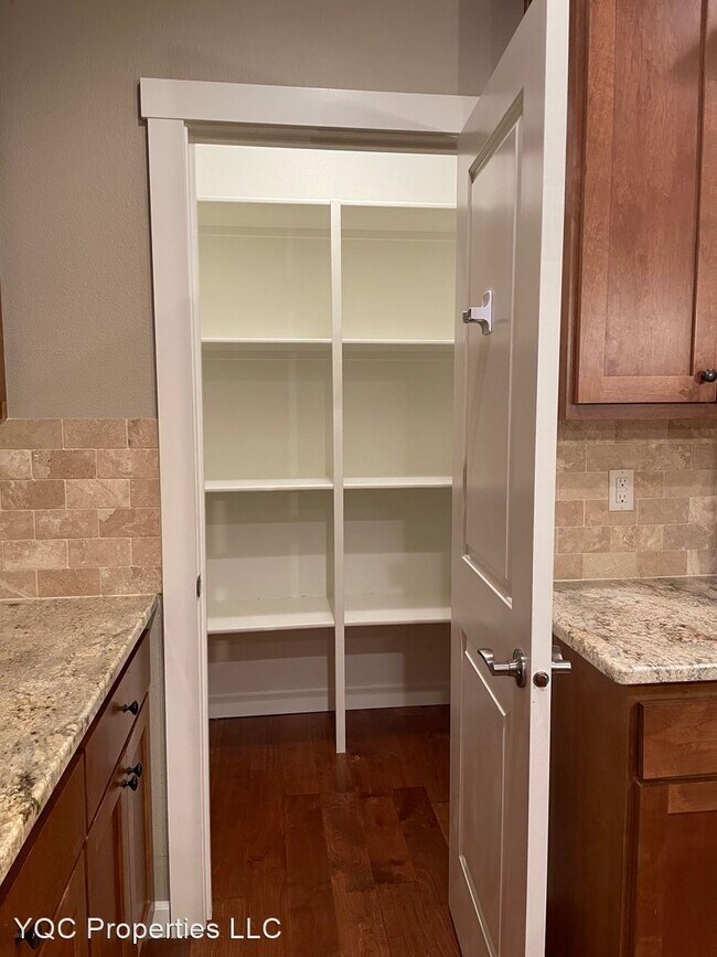 Building Photo - 4 br, 3 bath House - 4221 NW Sage Loop