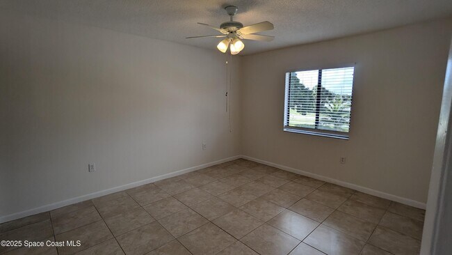 Building Photo - 215 San Juan Cir