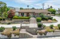 Building Photo - 2328 E Vine Ave