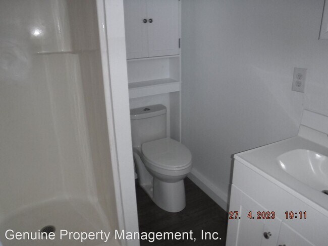 Building Photo - Studio, 1 bath House - 182 Neveda St E Unit B