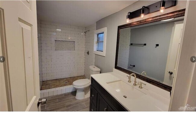 Building Photo - 2604 Quince Ln