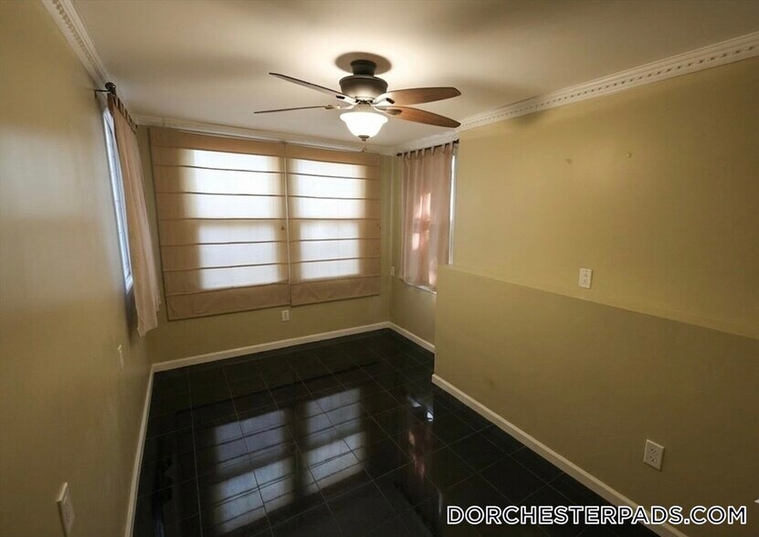 Building Photo - 235 Savin Hill Ave