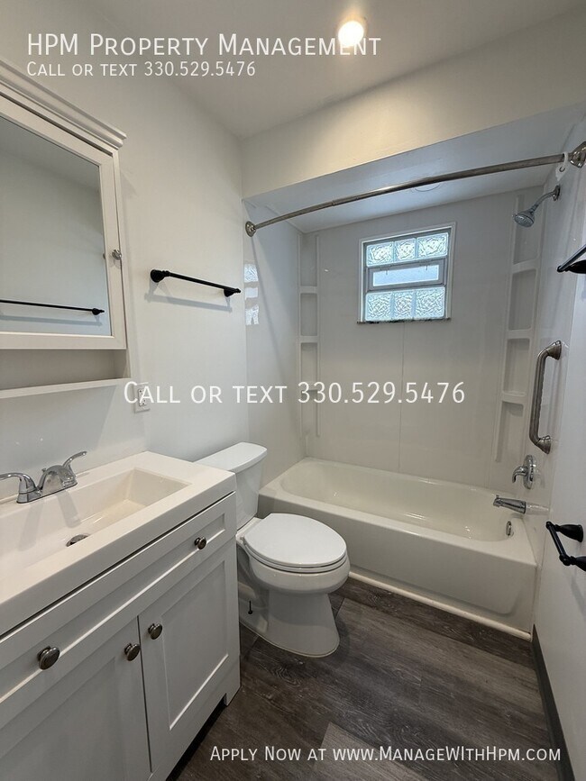 Building Photo - 15 W York St