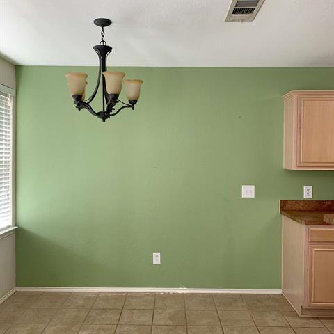 Building Photo - 208 N Rolling Meadow Dr