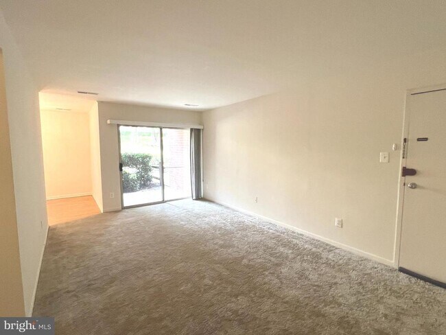 Building Photo - 3322 Woodburn Village Dr