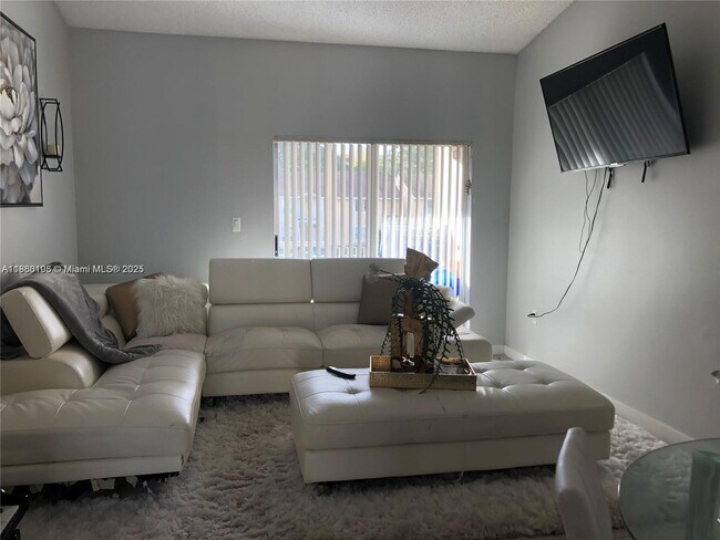 Building Photo - 2228 SW 80th Terrace
