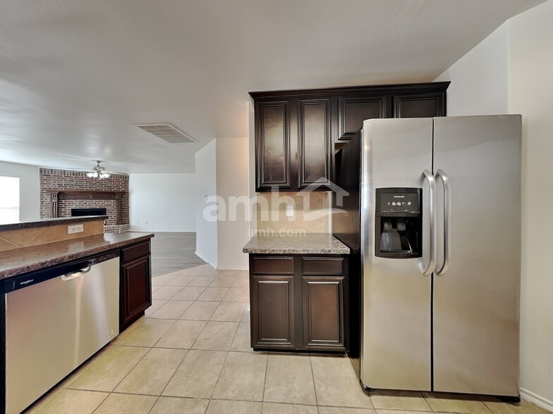 Building Photo - 2026 Wellington Pt