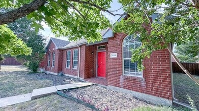 Building Photo - 1515 Creek Springs Dr