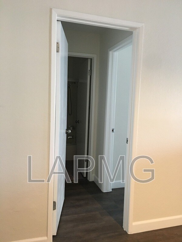 Building Photo - 18530 Hatteras St
