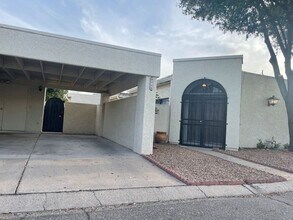 Building Photo - 716 N Hayden Dr