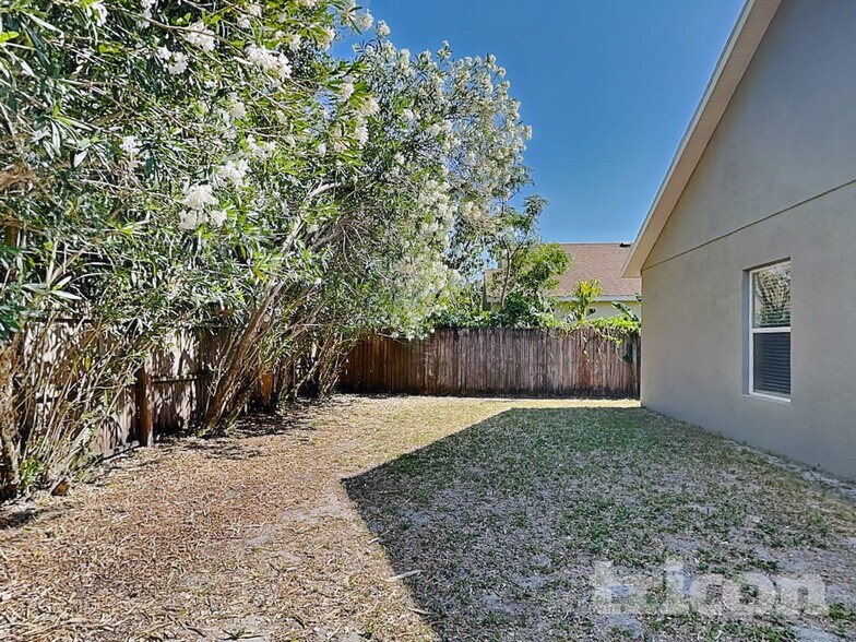 Building Photo - 3625 16th St Ct E