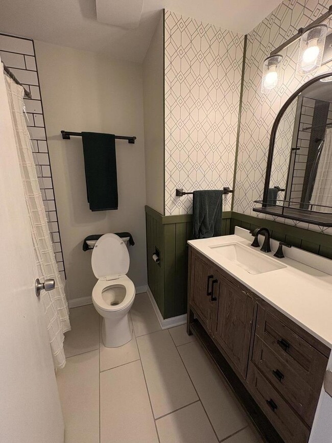 Building Photo - 619 Belair Ct