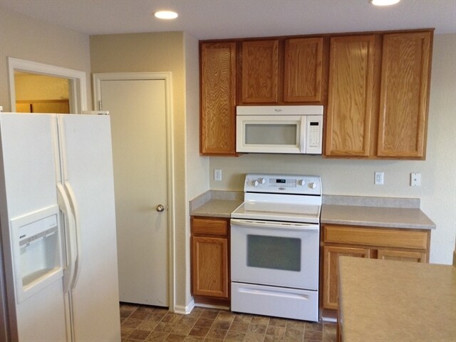 Building Photo - 595 E 77th Ave