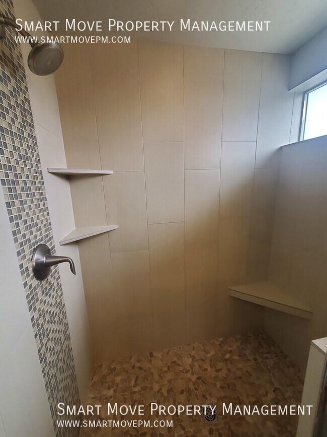 Building Photo - 3256 E Thoroughbred-