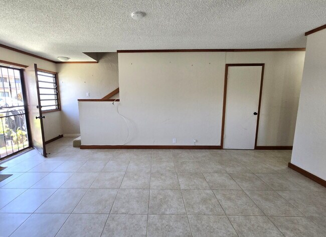Building Photo - 2Br/1.5ba/2pkg Split Level Townhome - Pearlridge Aiea