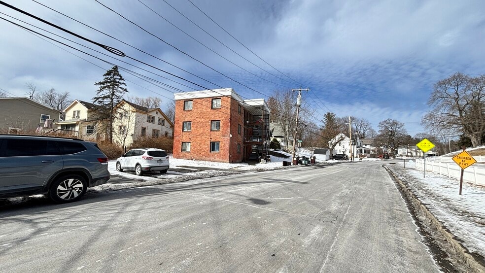 Building Photo - 6631 Chester Ave