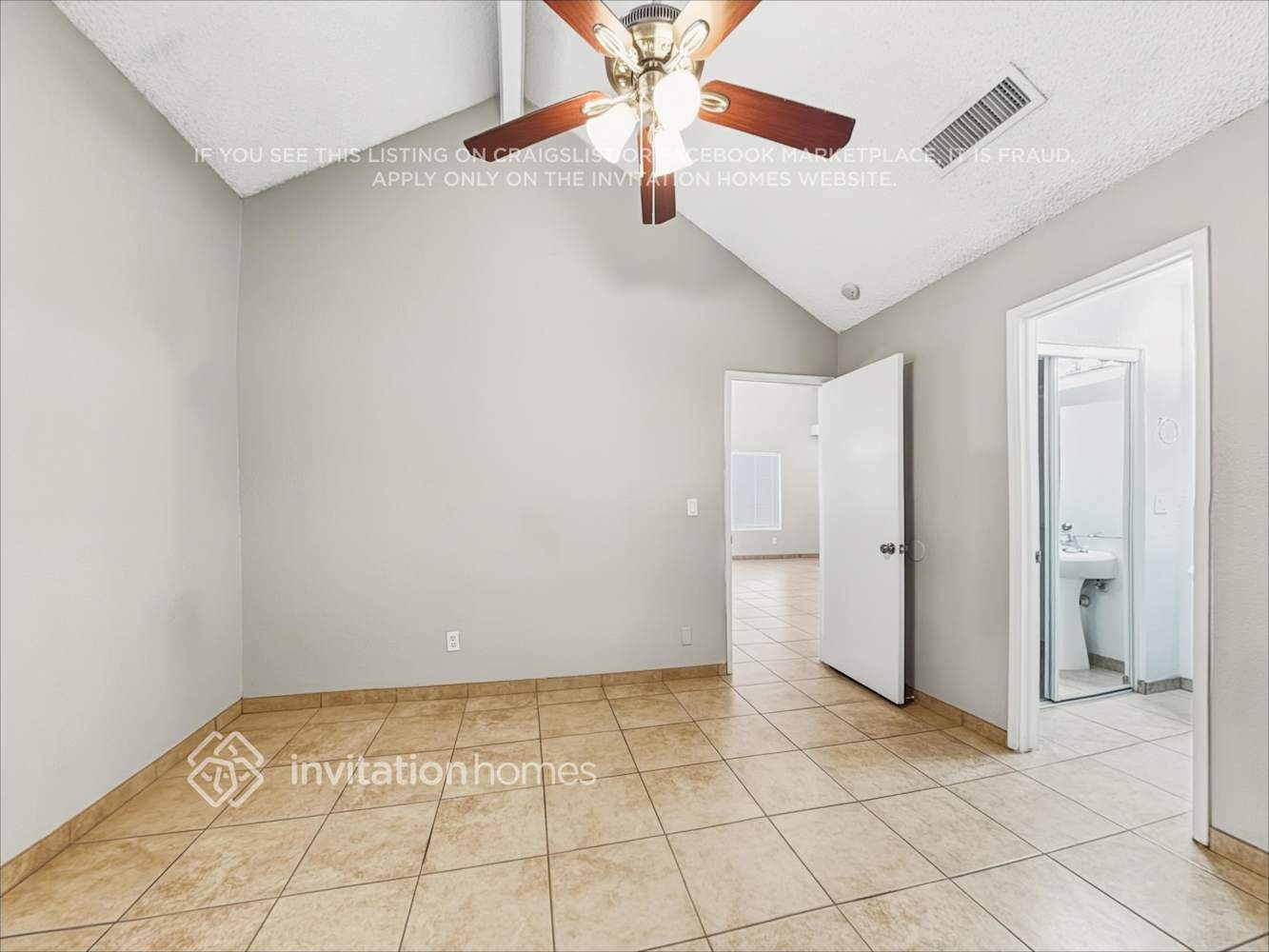 Building Photo - 2142 W Monona Dr