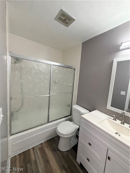 Building Photo - 9976 Darrow Rd