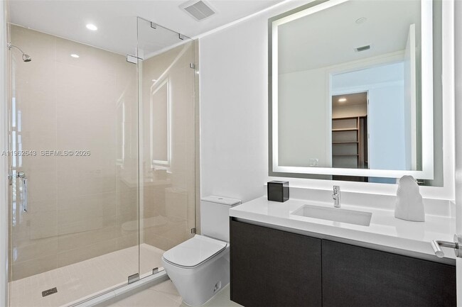 Building Photo - 851 NE 1st Ave