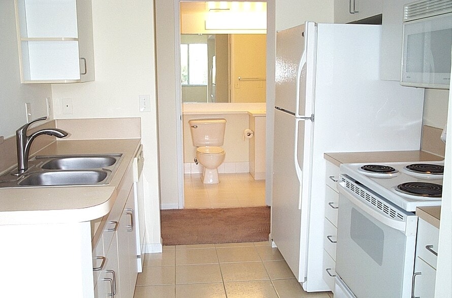 Building Photo - 1885 Florida Club Dr