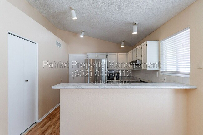 Building Photo - 5237 W Boston Way S