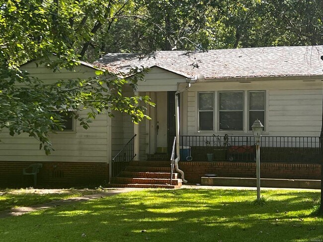 Building Photo - 3469 Southview Ave