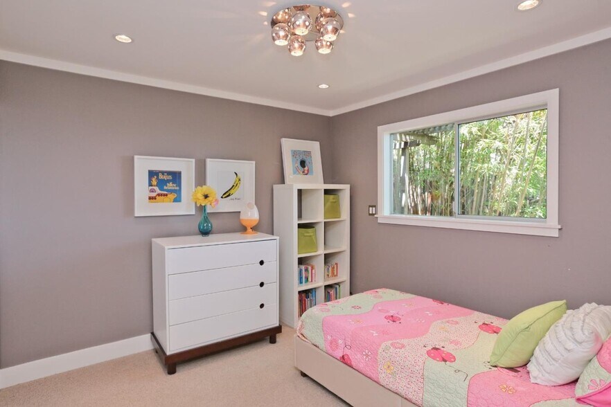 Building Photo - 3534 Oak Knoll Dr