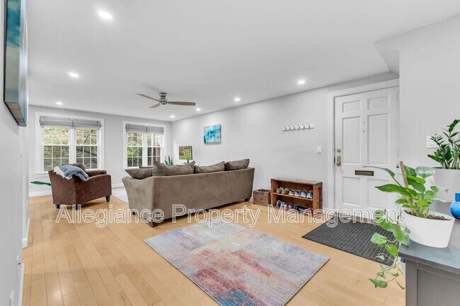 Building Photo - 1618 Fitzgerald Ln