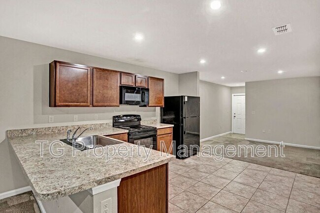 Building Photo - 5958 Creekside Crossing Dr