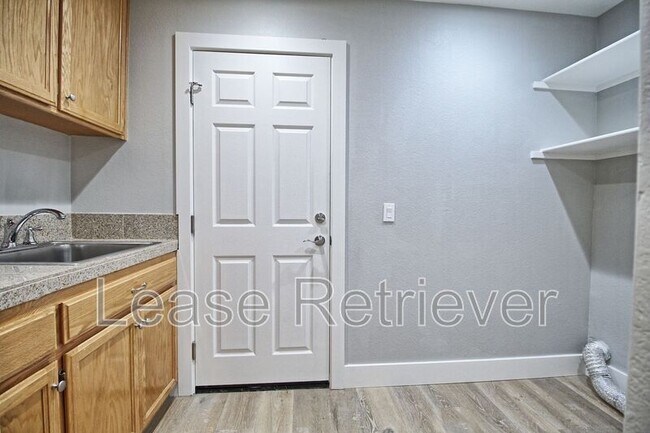 Building Photo - 2359 Riviera Ct