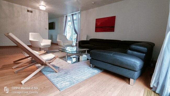 Building Photo - 5557 S Harper Ave