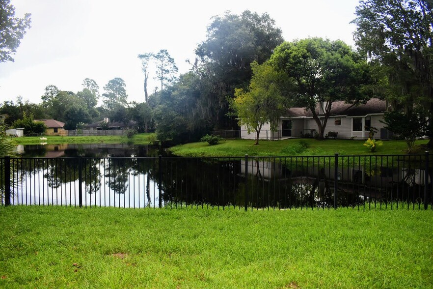 Building Photo - 10439 Inverness Dr