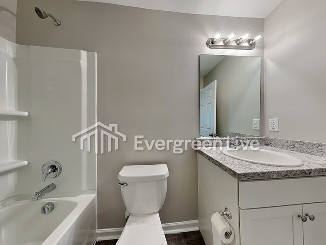 Building Photo - 150 Cottage Ln