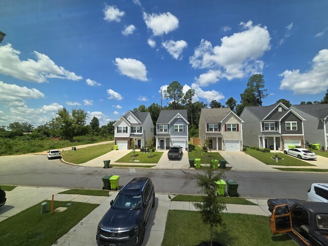 Building Photo - 1032 Crescent Moon Lp
