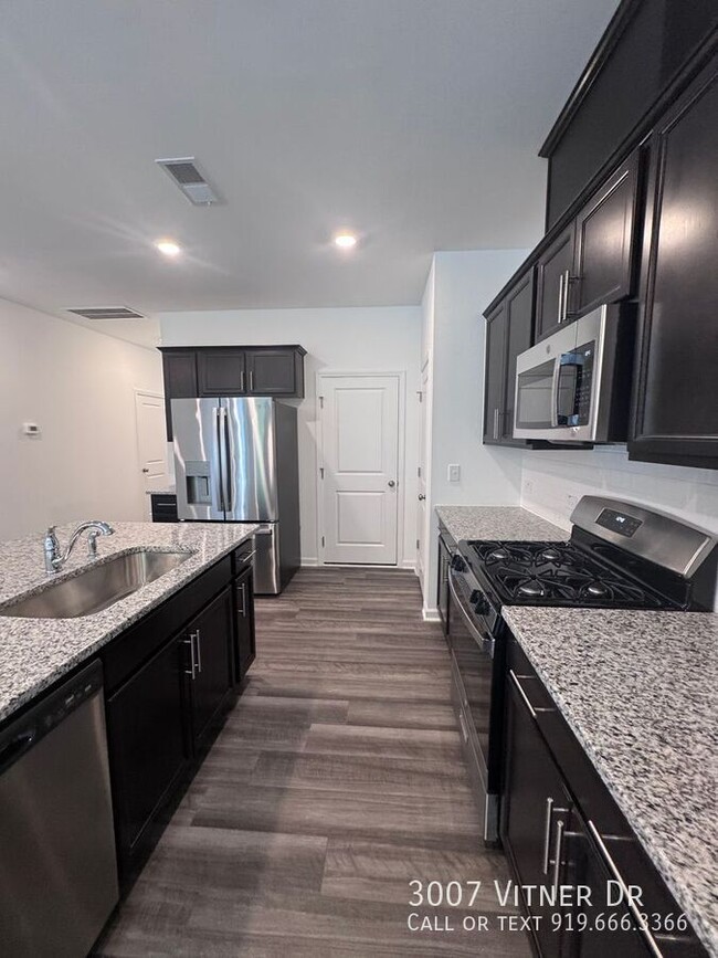 Building Photo - 3007 Vitner Dr