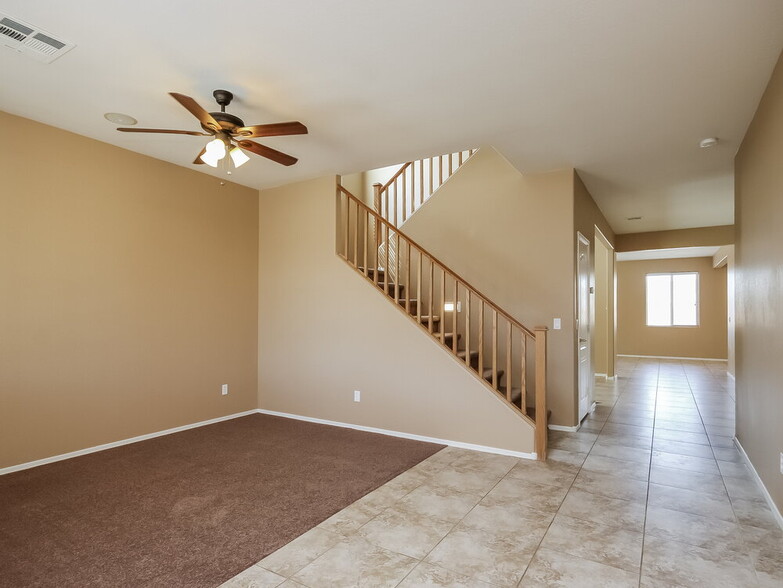 Building Photo - 7120 S 70th Dr