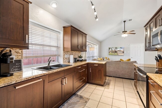 Building Photo - 4709 Justin Dr