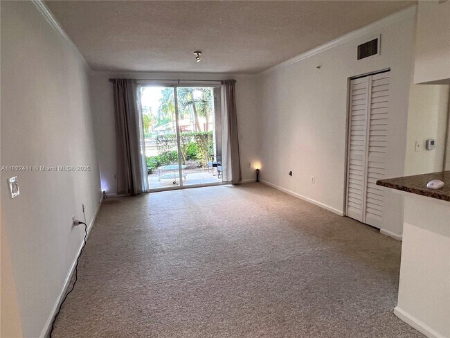 Building Photo - 17150 N Bay Rd