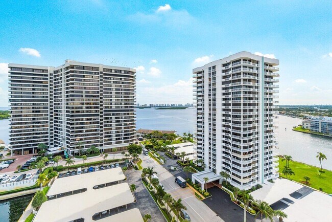 Building Photo - 108 Lakeshore Dr