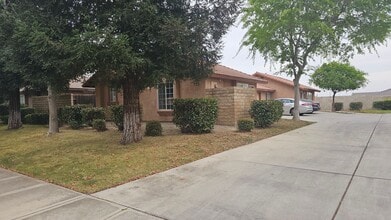 Building Photo - 723 Spring Meadow Ct