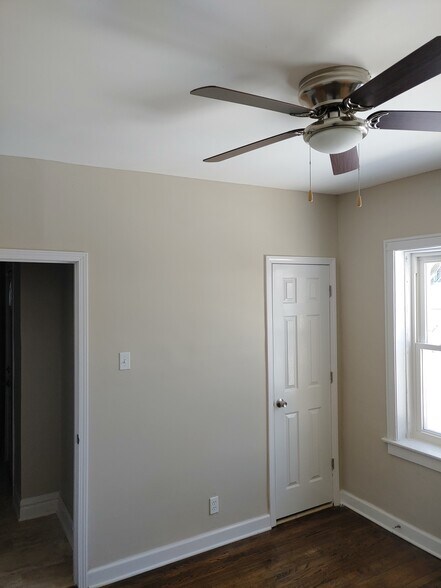 Building Photo - 8016 S Marshfield Ave