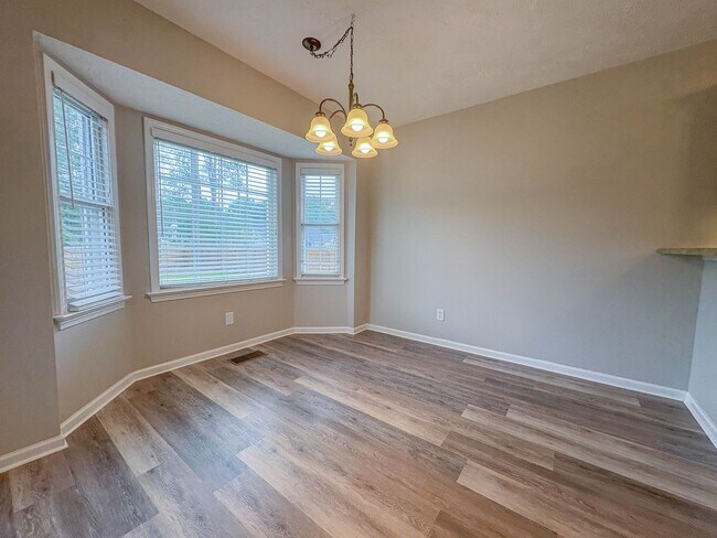 Building Photo - 3426 Broomsgrove Dr