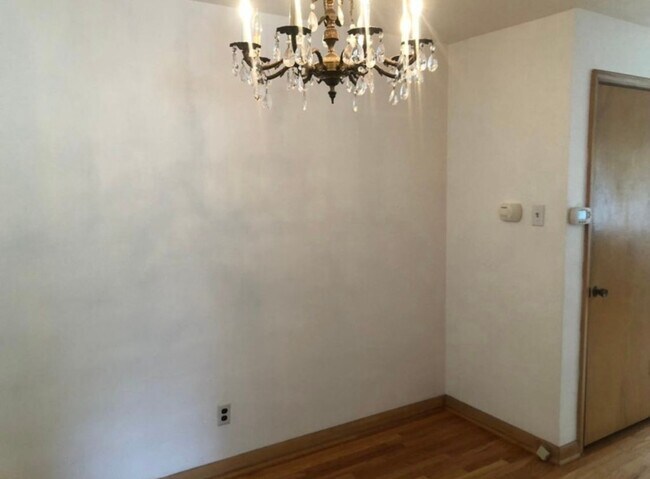 Building Photo - 8412 Winzenburg Dr