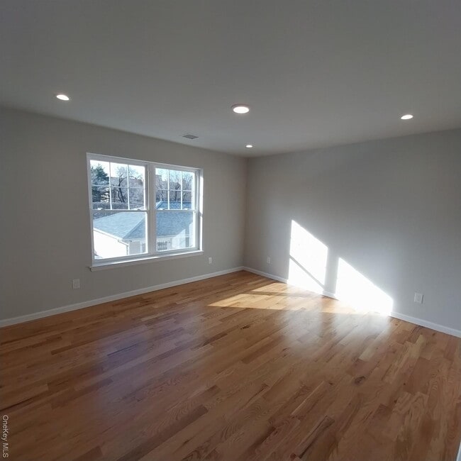 Building Photo - 343 Jackson St