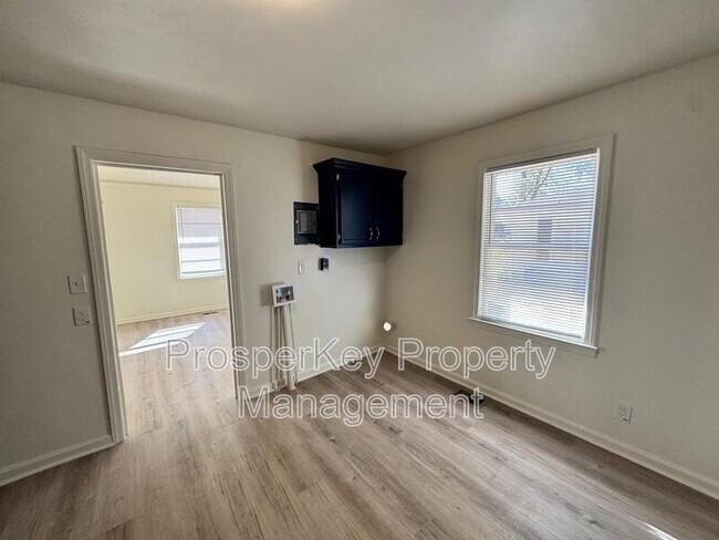 Building Photo - 4249 Lamore St