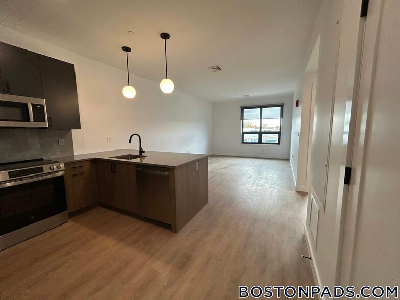 Building Photo - 199 Gardner St