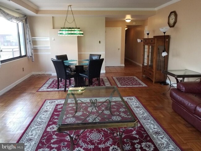 Building Photo - 1111 Arlington Blvd