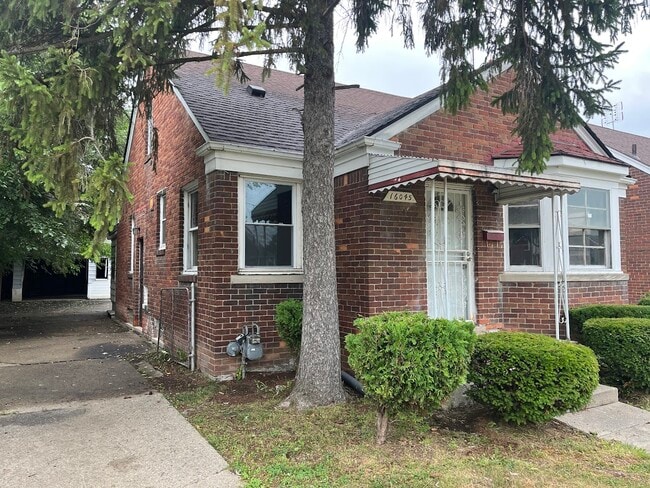 Building Photo - 16045 Edmore Dr